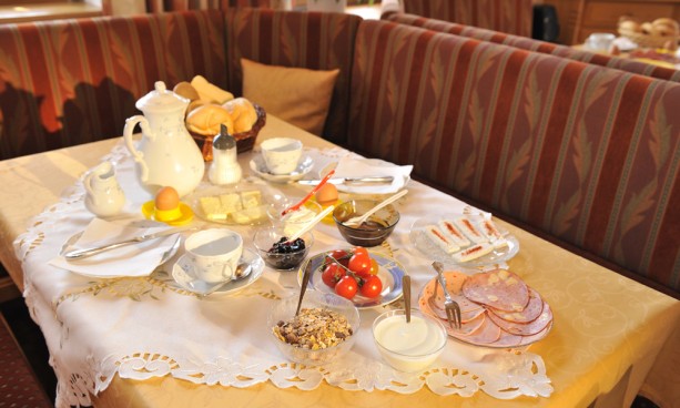 Beispiel - großzügiges Frühstück im Haus Gappmaier